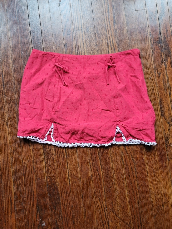 West Of Melrose Dresses & Skirts - West Of Melrose Red/ White Trim Mini Skirt Size Small, Travel Casual Vacation